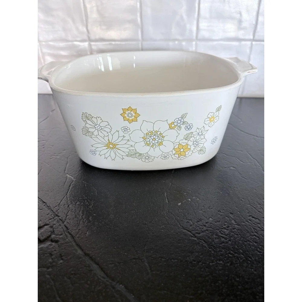 Corning Ware Floral Bouquet 3 Quart (A-3-B) Casserole Dish Glass Lid Vintage 70s